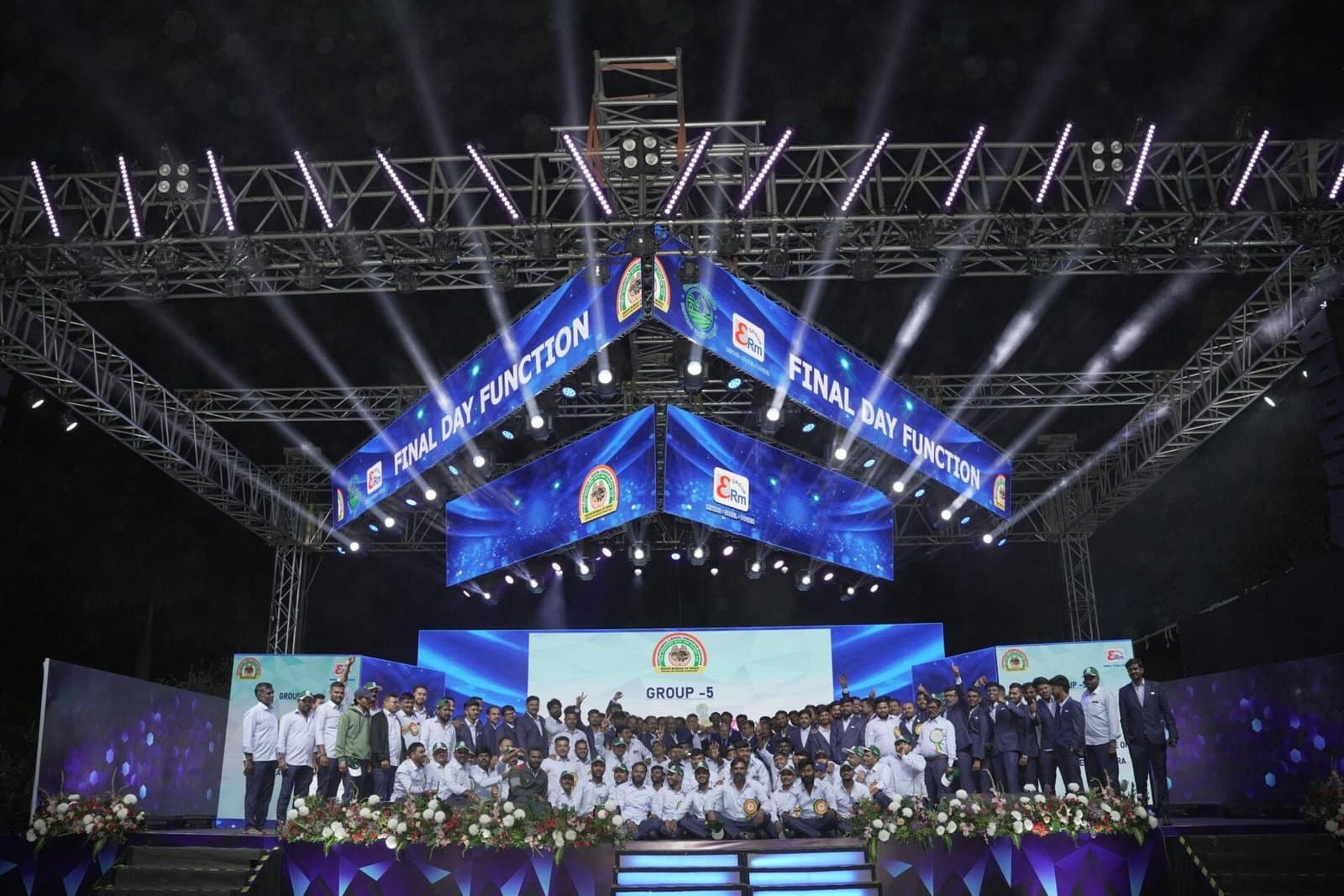 Group-5 winners on the MEMC Association Final Day Function stage under the Indian Bureau of Mines aegis
